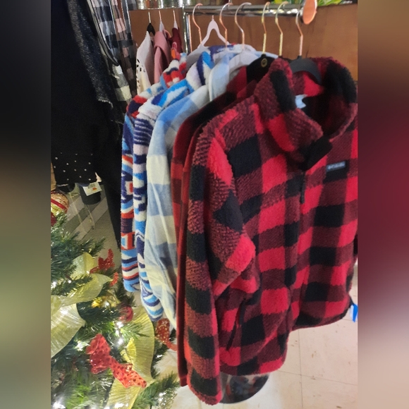 ❤️ Like this Listing To Be Notified for Live Shows Again Soon🥰💕 - Picture 4 of 8